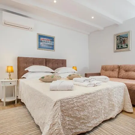 Boutique Kaliopi Bed & Breakfast 4*