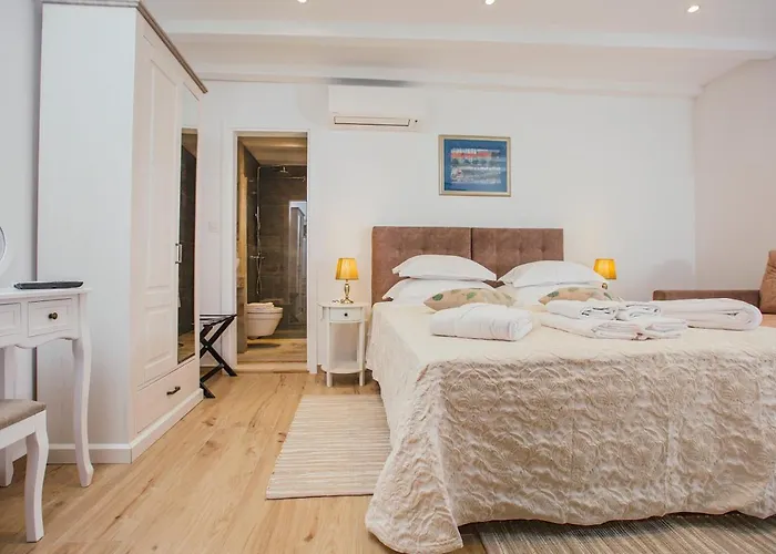 Alojamento de Acomodação e Pequeno-almoço Boutique Kaliopi Hvar Town