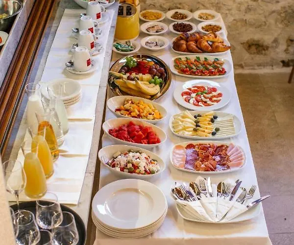 فندق مبيت وإفطار Boutique Kaliopi 4*